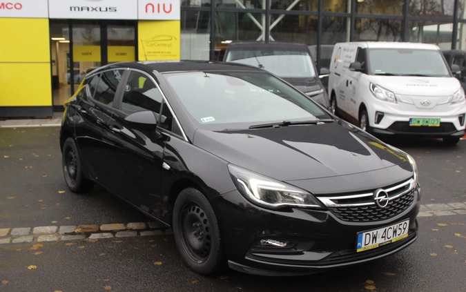 Opel Astra cena 55900 przebieg: 72038, rok produkcji 2018 z Wrocław małe 436